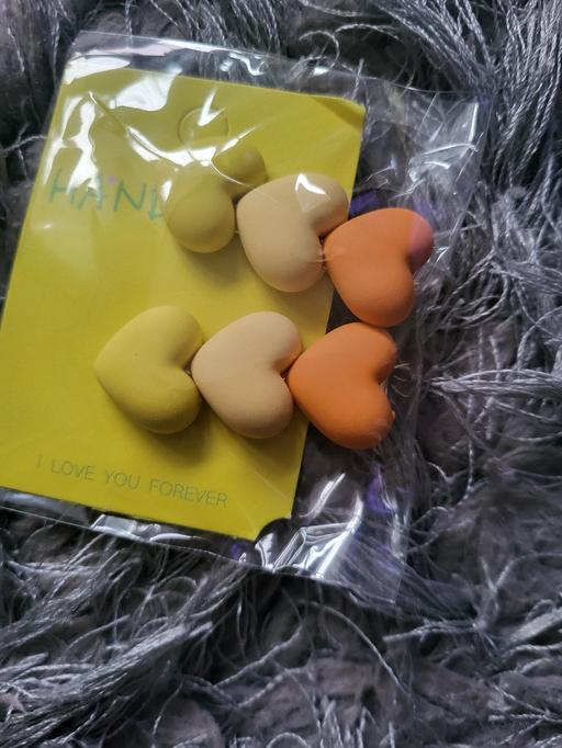 Buy & Sell Crewe Cheshire East - Photos for Ladies/girl's 2 heart hairclips new in packet