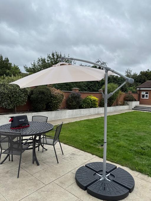 Buy & Sell Willesden Green North West London - Photos for Hanging Banana Cantilever Garden umbrella sun