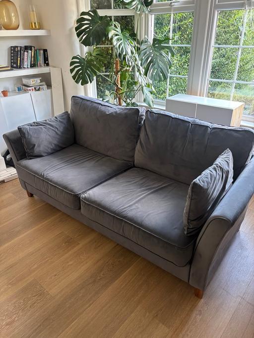 Buy & Sell Childer Thornton Cheshire West and Chester - Photos for 3 & 2 Seater Dark Grey Velvet Sofas