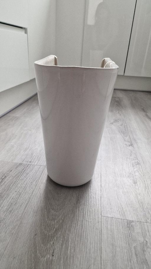 Buy & Sell Woodford Green Redbridge - Photos for White Bathroom Sink Semi Pedestal
