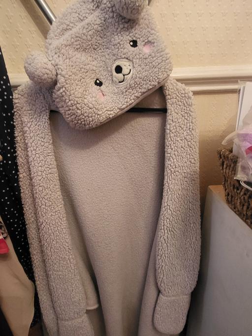Buy & Sell Worsley Mesnes Wigan - Photos for Hooded Blanket