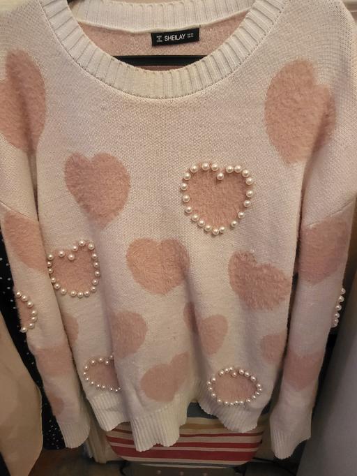 Buy & Sell Goose Green Wigan - Photos for Heart Jumper