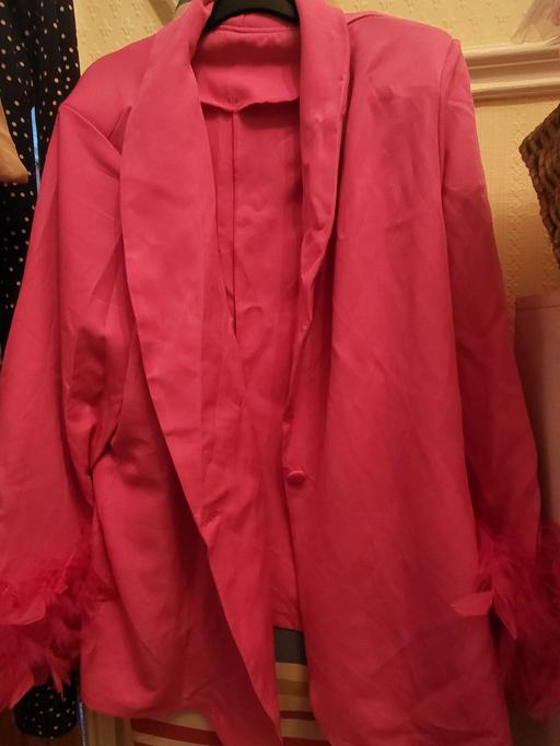 Buy & Sell Worsley Mesnes Wigan - Photos for Feather trim Blazer