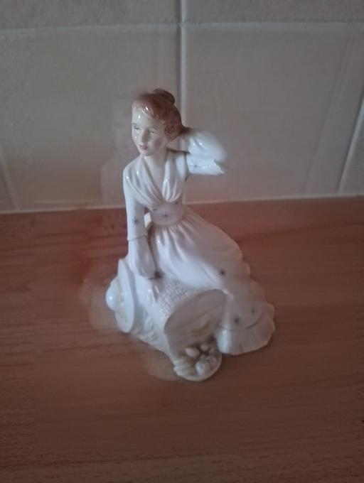 Buy & Sell Maypole Birmingham - Photos for Royal Doulton figurine-Summers day