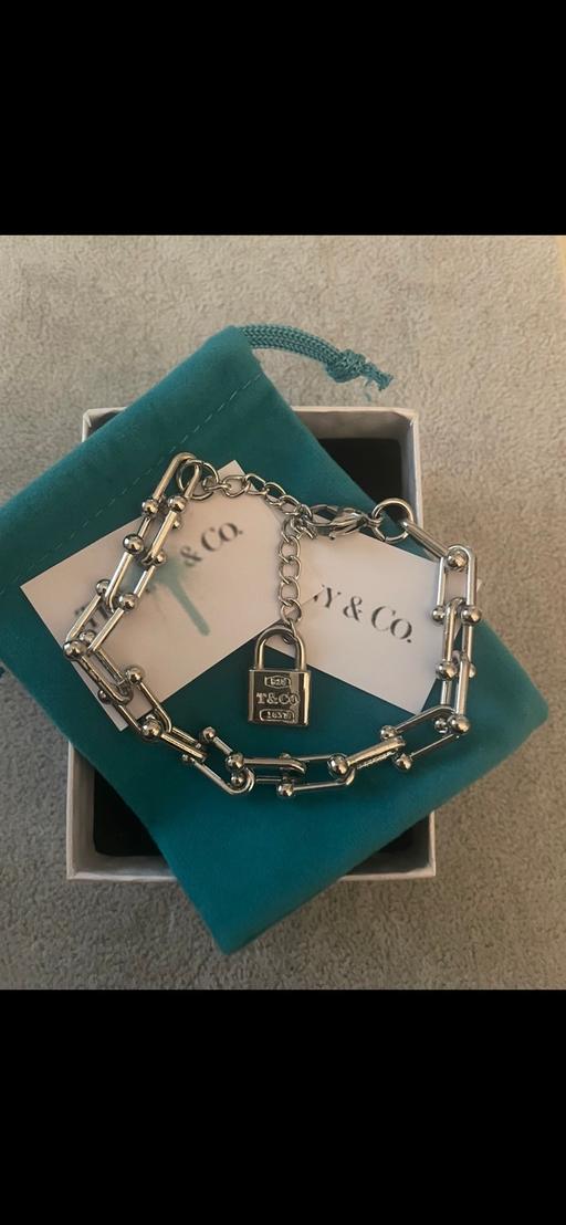 Buy & Sell Hamilton South Lanarkshire - Photos for Lovely boxed bracelet