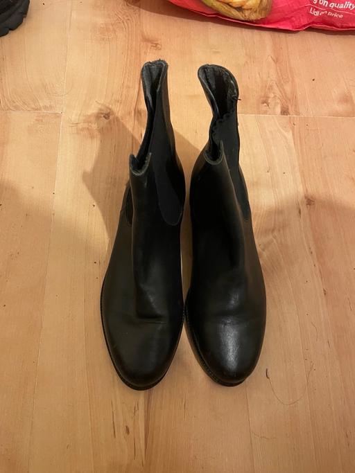 Buy & Sell Shepherd`s Bush West London - Photos for Black leather ankle boots