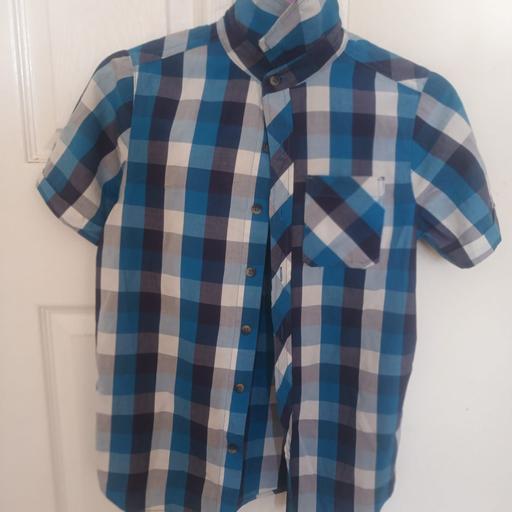 Buy & Sell Luton Bedfordshire - Photos for Boys Blue Checkered Short Sleeve Shirt