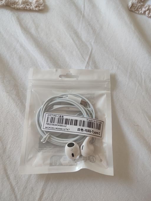 Buy & Sell Frognal North West London - Photos for Usb type C headphones - earphones Brand New