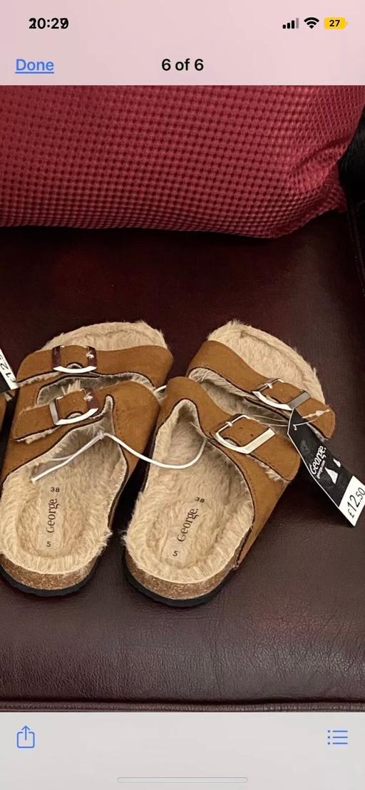 Buy & Sell Cross Green Leeds - Photos for Brand new fur slider sandals shoes size 3