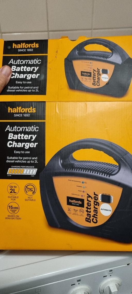 Buy & Sell Cuerdley Warrington - Photos for BATTERY CHARGER HALFORDS