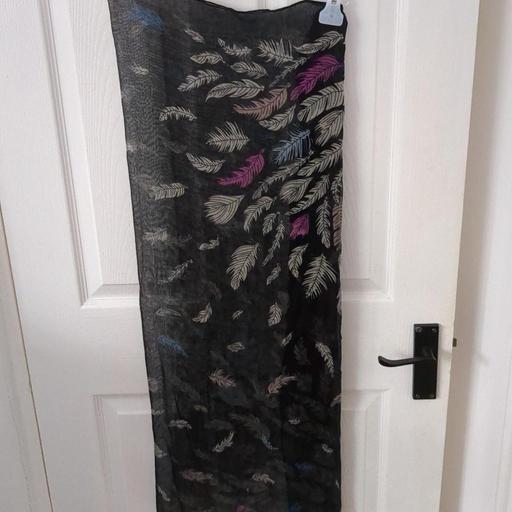 Buy & Sell Welling Bexley - Photos for Black and multi-coloured feather scarf