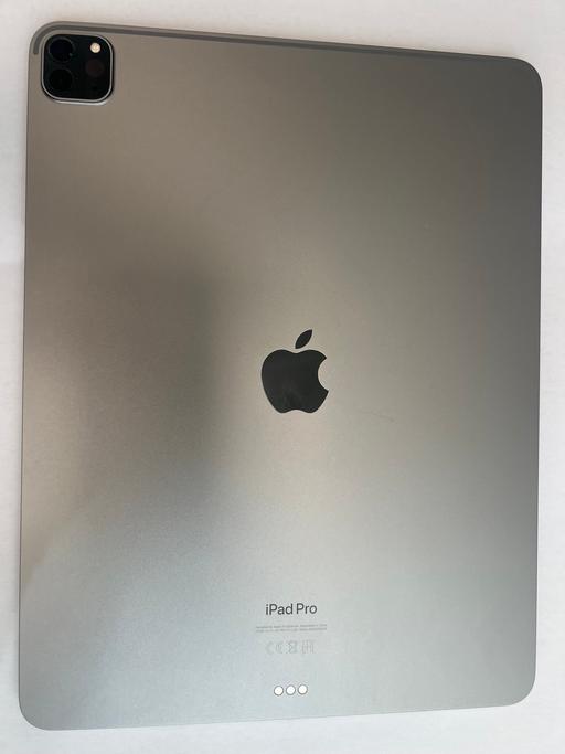 Buy & Sell Lambeth South East London - Photos for Apple iPad 12.9 Pro 6th gen + Magic Keyboard