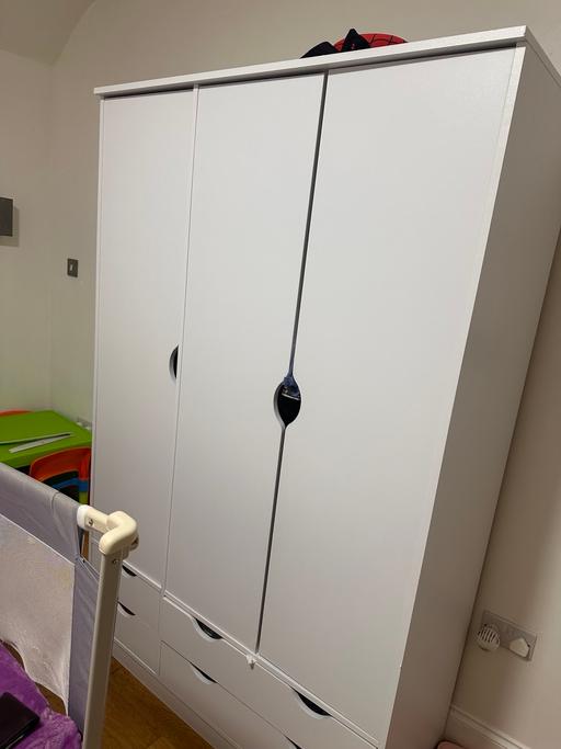 Buy & Sell West Ealing West London - Photos for White wardrobe