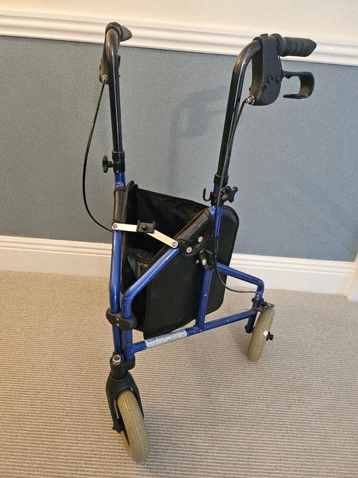 Buy & Sell Walton Wakefield - Photos for Rollator/Walker