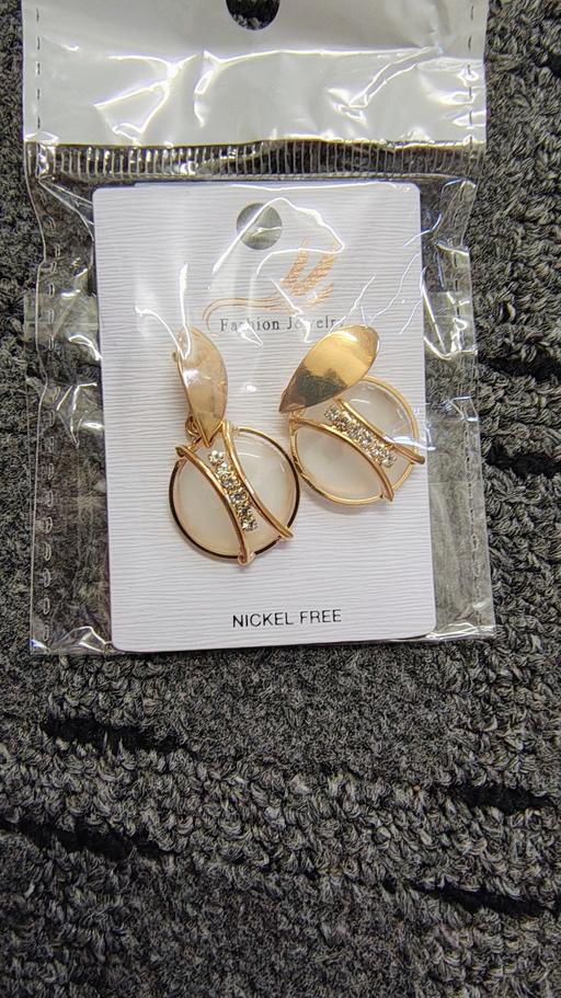 Buy & Sell West Bowling Bradford - Photos for beautiful earrings gold finish with crystal