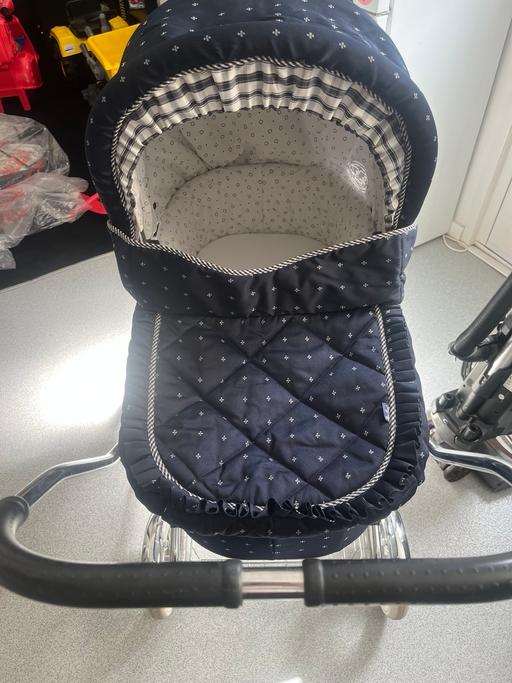 Buy & Sell Whinmoor Leeds - Photos for Vintage silver cross pram