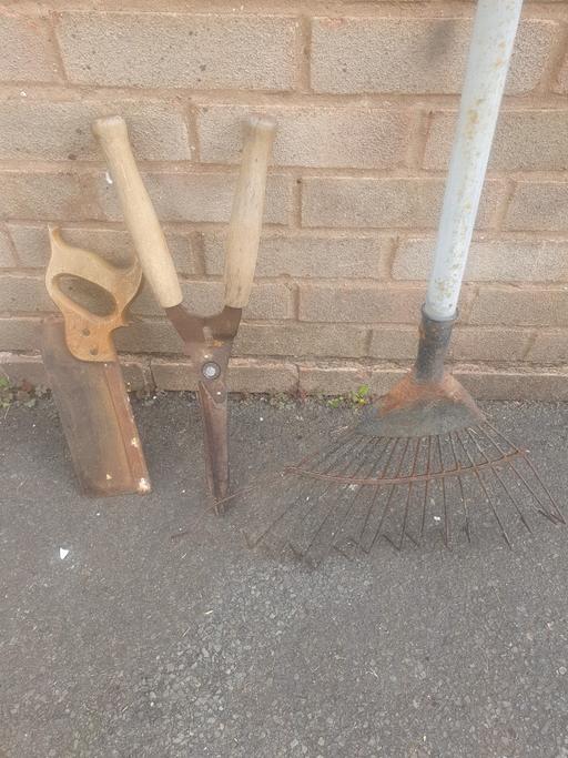 Buy & Sell Pensnett Dudley - Photos for Hedge Cutters, HD Rake & Carpenters Box Saw ,