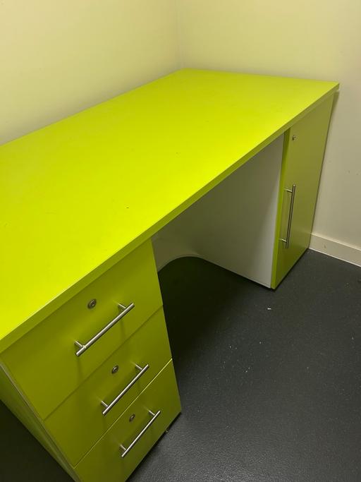 Buy & Sell Swan Village Sandwell - Photos for Desk
