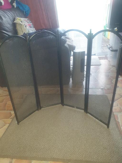 Buy & Sell Pensnett Dudley - Photos for 33 H x 25 W inch , Black Metal Fire Guard ,