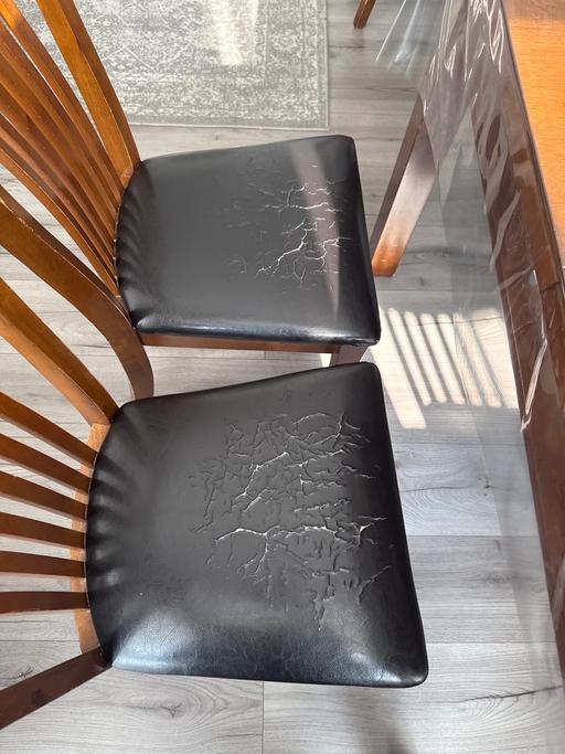 Buy & Sell Stepney East London - Photos for Dinner table and 6 chairs