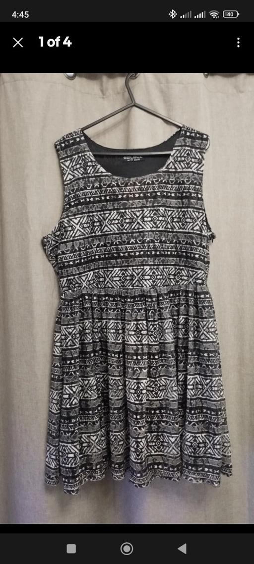 Buy & Sell Gants Hill East London - Photos for Select Size 18 Sleeveless Summer Top Dress