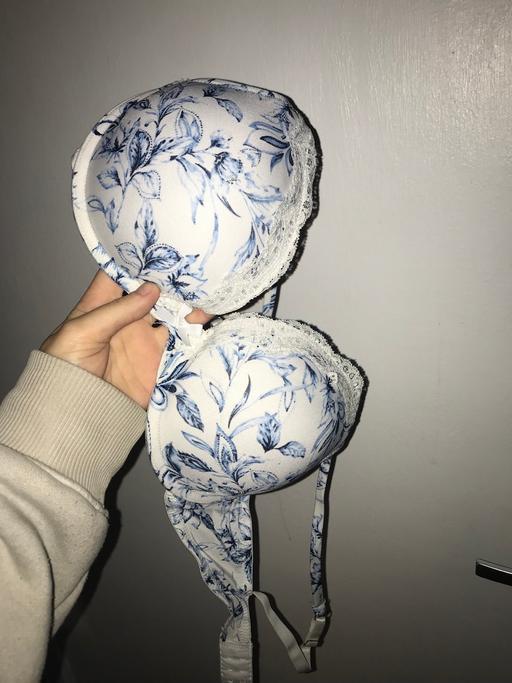 Buy & Sell Davidsons Mains Edinburgh - Photos for Padded bra