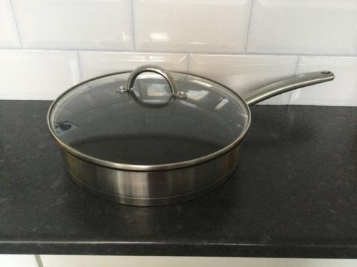 Buy & Sell Shildon County Durham - Photos for Large frying pan with lid