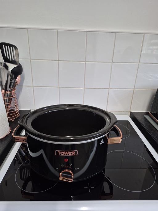 Buy & Sell Riverhead Sevenoaks - Photos for Rose gold slow cooker
