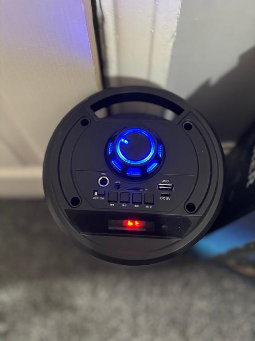 Buy & Sell Hasland Chesterfield - Photos for Red5 typhoon 101 wireless Bluetooth speaker