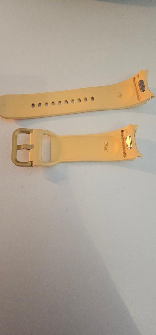 Buy & Sell Wapping East London - Photos for Samsung watch 5 strap yellow 40mm small