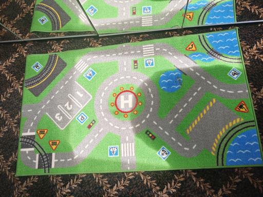 Buy & Sell Lees Oldham - Photos for Childrens Racetrack Platmat