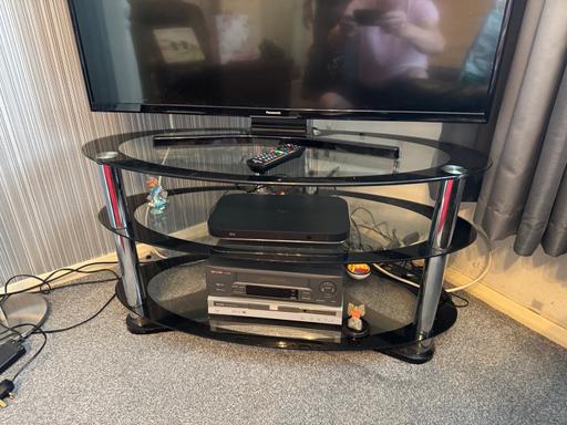 Buy & Sell Oldbury Sandwell - Photos for Glass & chrome TV stand oval shaped