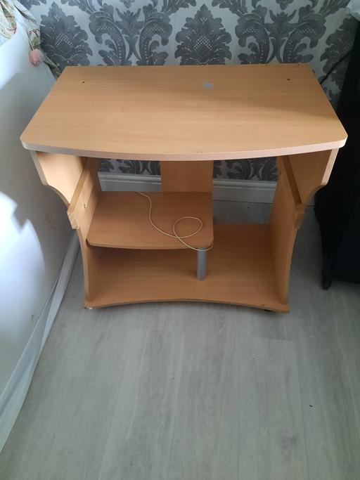 Buy & Sell Birchills Walsall - Photos for Wheeled Office Desk Table