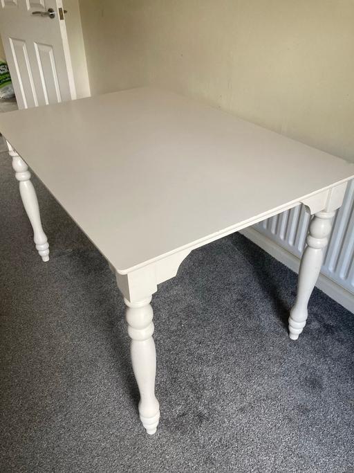 Buy & Sell Furzton Milton Keynes - Photos for White Wooden Dining Table