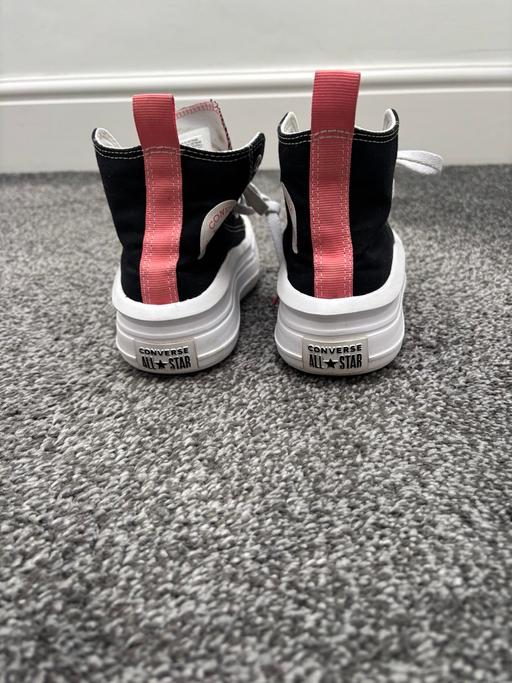 Buy & Sell Upminster Bridge East London - Photos for Converse high tops