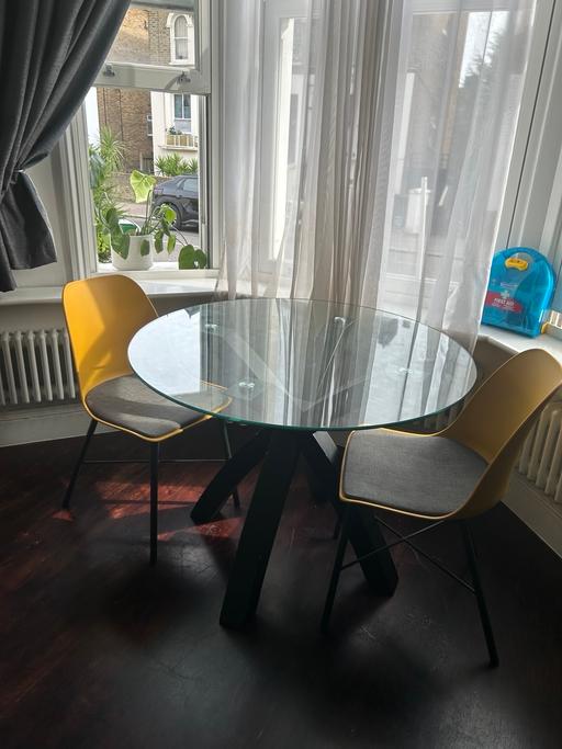 Buy & Sell Ladywell South East London - Photos for Table and chair set