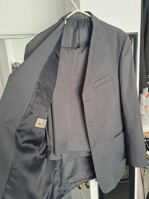 Buy & Sell Millbank Central London - Photos for lovely grey suit