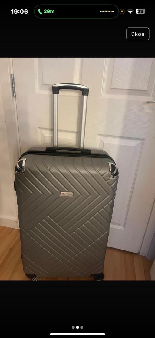 Buy & Sell Mitcham Merton - Photos for suitcase