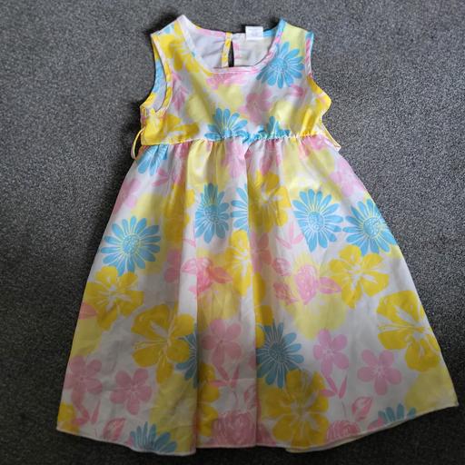 Buy & Sell Stapeley Cheshire East - Photos for Girl's floral summer dress like new 4-5 years