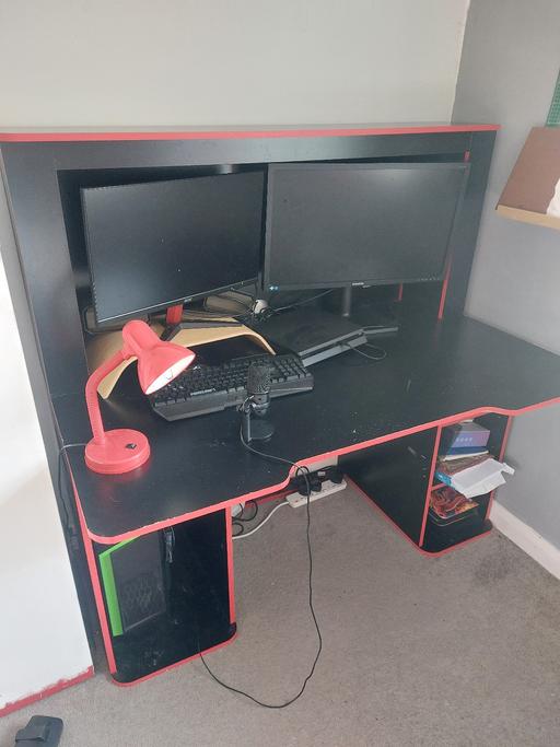 Buy & Sell Fulham Broadway South West London - Photos for cornex gaming desk