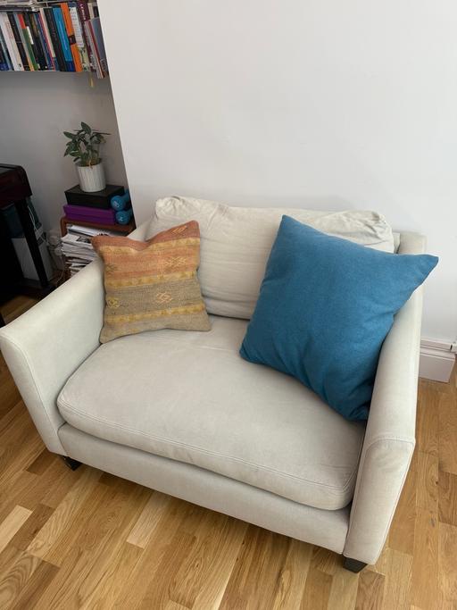 Buy & Sell Hoxton North London - Photos for Lovely loveseat sofa from Sofa.com