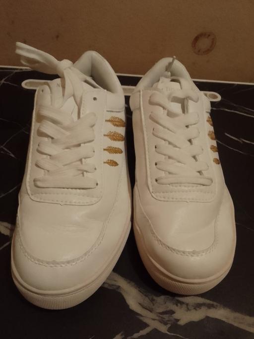Buy & Sell Woolwich South East London - Photos for ladiestrainers