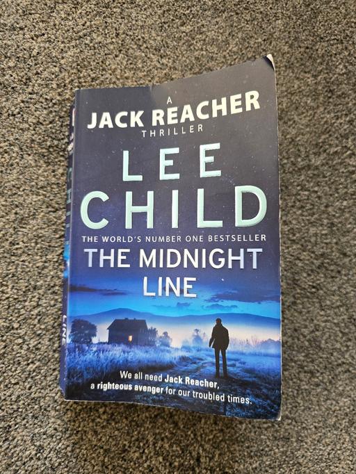 Buy & Sell Rowley Village Sandwell - Photos for Lee Child - The Midnight Line paperback