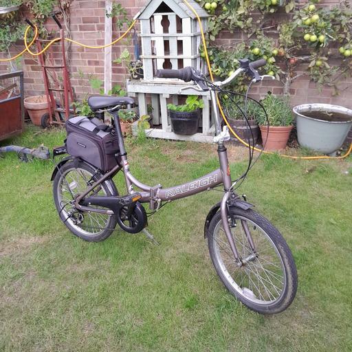 Buy & Sell Farnsfield Newark and Sherwood - Photos for RALEIGH FOLDING BIKE.