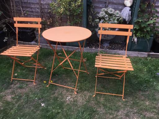 Buy & Sell Wilnecote Tamworth - Photos for Bistro Table and two chairs