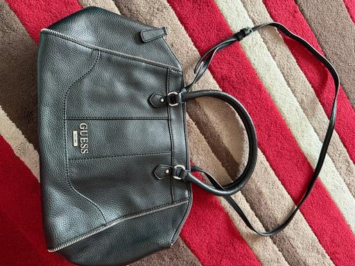 Buy & Sell Blackwall East London - Photos for Guess bag