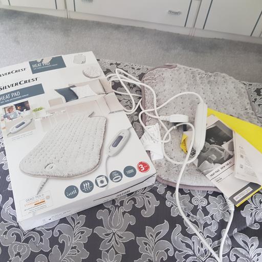 Buy & Sell Wythall Bromsgrove - Photos for NEW HEATED BACK PAD,FOR PAIN RELIEF