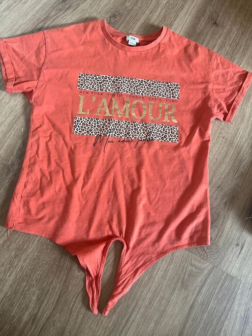 Buy & Sell Cadeby Doncaster - Photos for Lovely Summer T-shirt river island 9-10 years