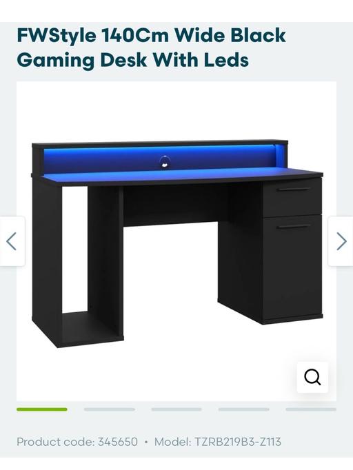 Buy & Sell Clapham Junction South West London - Photos for BLACK DESK WITH BUILT IN LED’s