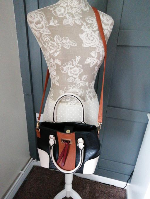 Buy & Sell Wednesfield Wolverhampton - Photos for ladies Handbag
